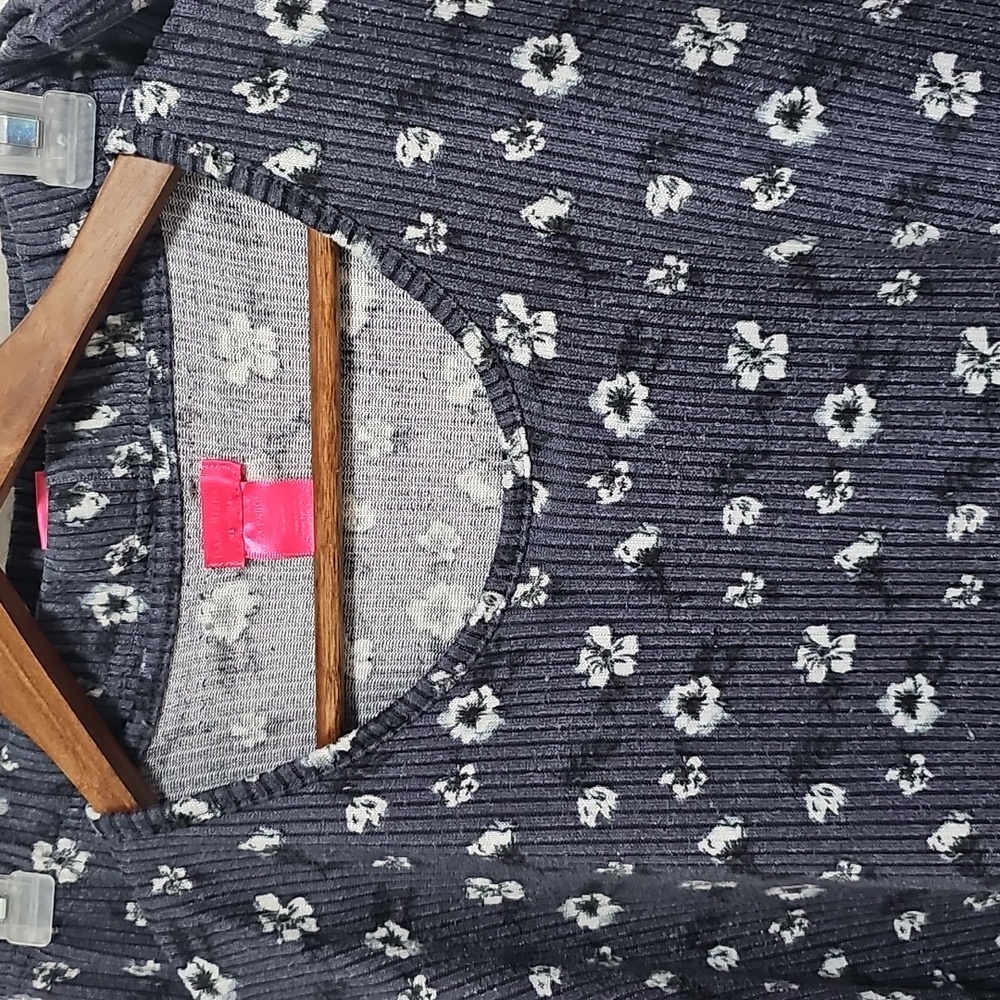 Isaac Mizrahi Dark Blue Floral Pajama Set - Picture 3 of 13